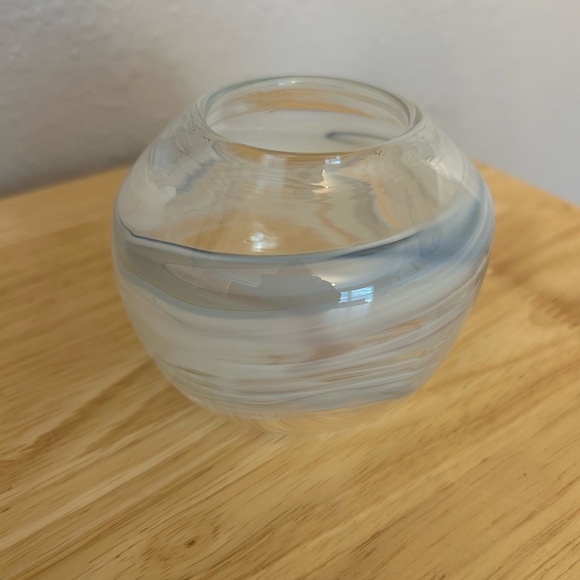 Blown glass swirl Blue/white ice cute 3” vase glass art deco decor - Picture 8 of 8